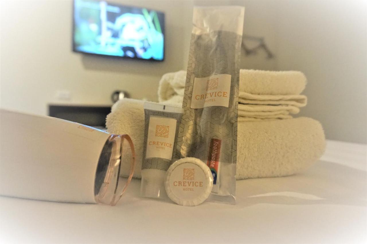 Crevice Hotel Davao Екстер'єр фото