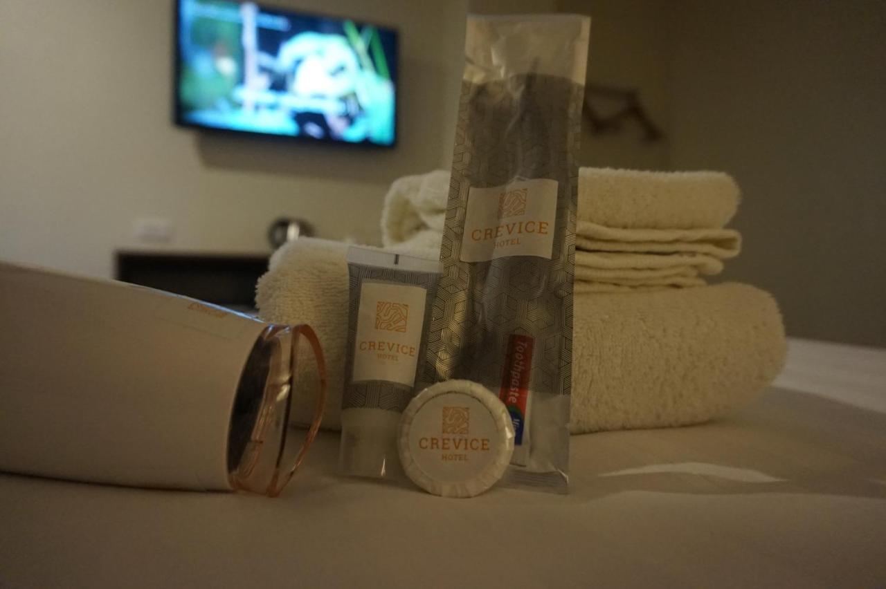 Crevice Hotel Davao Екстер'єр фото
